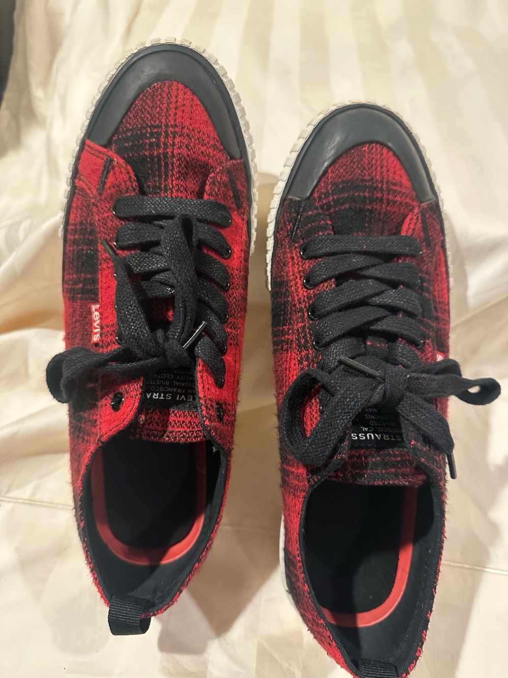 Men’s size 8 Levi Red & Black Plaid Sneakers